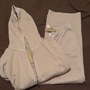 NWT SKIMS Beige Sweat Set